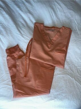 Women’s Mandala Peach Jogger Scrub Set